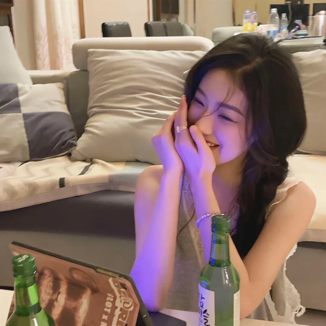 盛夏不如她迷人