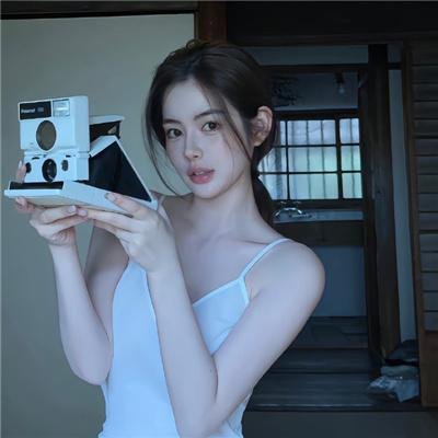 一位站立的人
